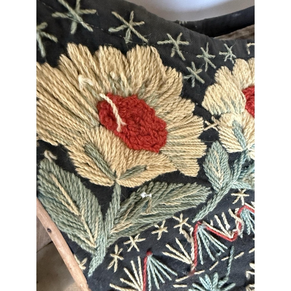 Portugal Embroidered Straw Basket Purse Woven Handle Floral Folk Art Boho VTG - Picture 7 of 15